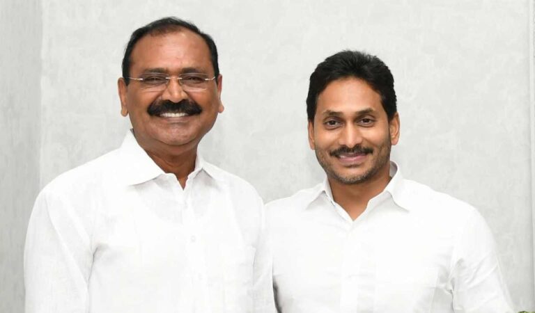 కోడ్ కూయగానే.. కొండమీద దందా షురూ!