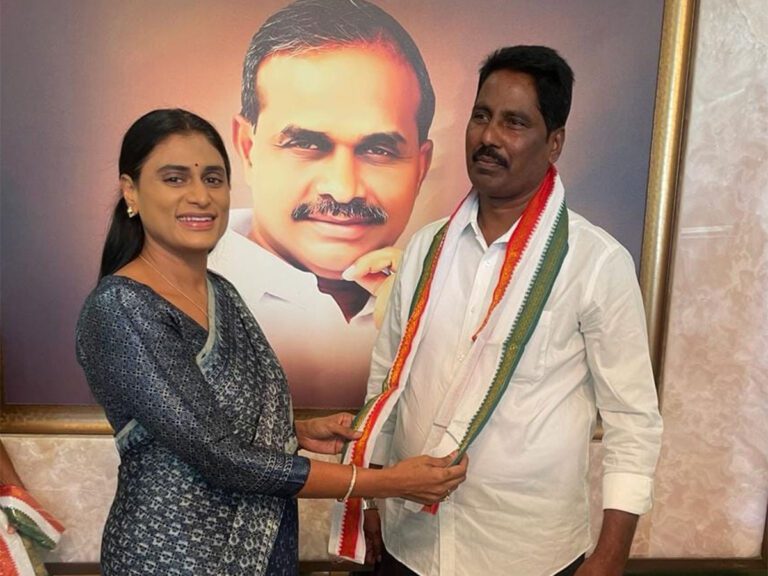 YCP Nandikotkur MLA Thoguru Joins Congress