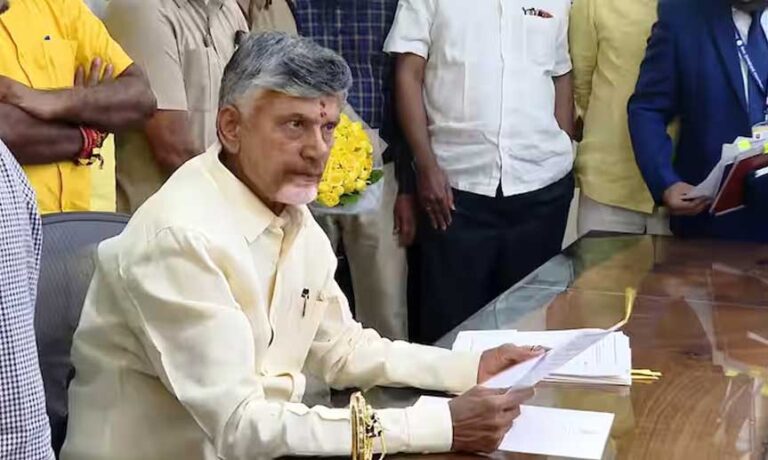 5 సంతకాలతో వారి నోర్లకు తాళాలు!