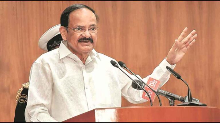 Venkaiah Naidu Reacts to Meeting of Telugu State CMs