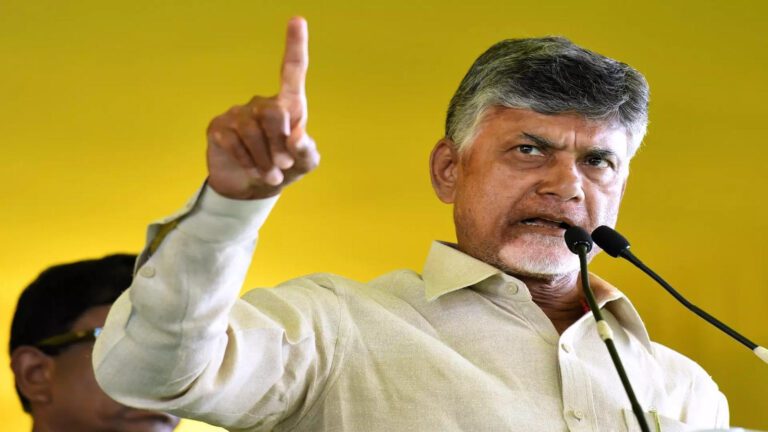 పార్టీ దూకుడుకు బ్రేకులు వేస్తున్న చంద్రబాబు 