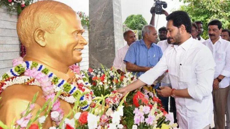 తండ్రి విషయంలోనూ నిజాయితీ లేని జగన్