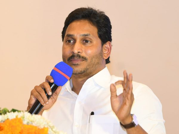 ప్రశ్నించిన  ప్రతివాడూ శత్రువేనా జగన్!