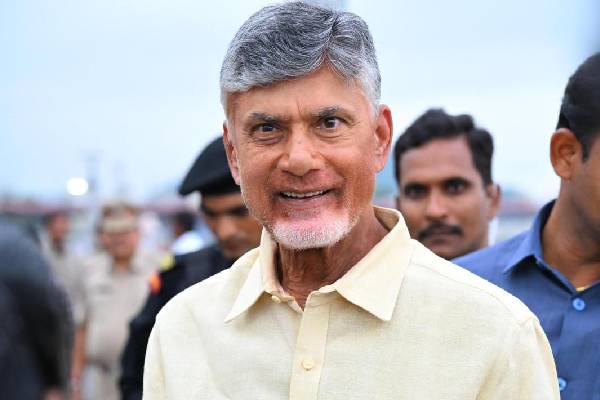 నైతిక విలువలు నేర్పుతున్న చంద్రబాబు! 