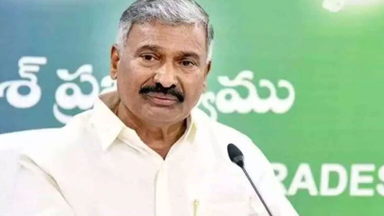 పెద్దిరెడ్డి భూదాహానికి కలెక్టర్లూ ఇరుక్కుంటున్నారు!