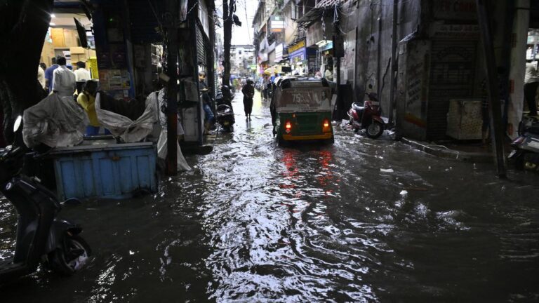 Heavy Rain Forecast To Andhra And Telangana Again