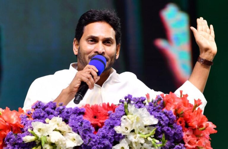 జగన్ ను టికెట్ అడిగే నాధుడు లేడు!