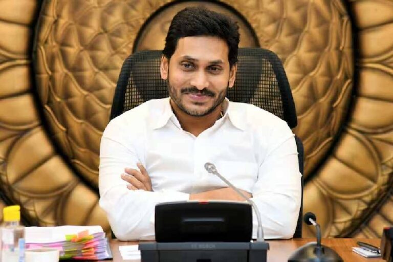 ప్రెస్‌మీట్‌లంటే భయం : అందుకే జగన్ న్యూ స్టయిల్!