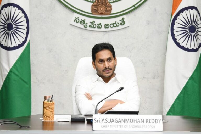 జగన్ : ఇండియా కౌగిట్లోకి వెళ్లేందుకు తహతహ!