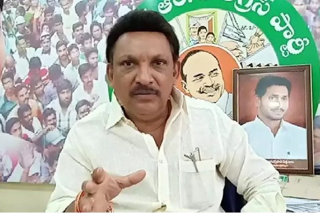 వైసీపీలో మరో వికెట్ డౌన్ : మాజీ ఎమ్మెల్యే వీడుకోలు!