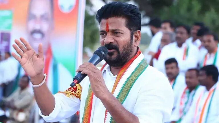 Revanth Reddy Criticizes Modi and Kejriwal, Urges Delhi to Choose Congress