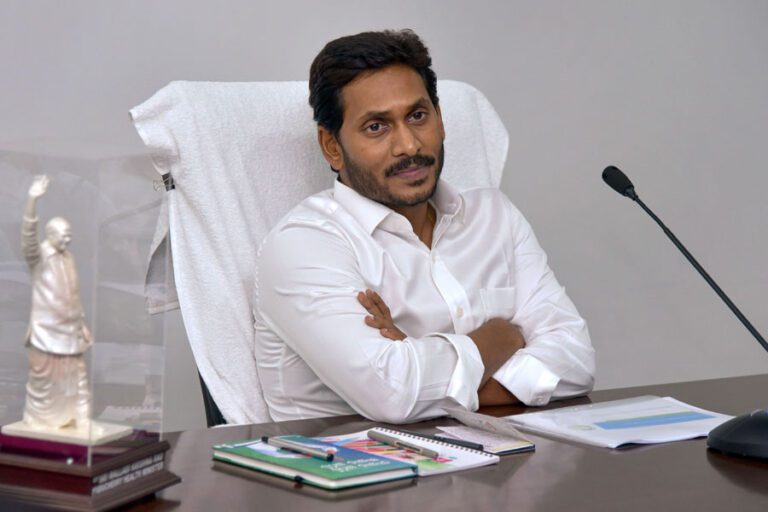 జగన్ దళాల చవకబారు అజ్ఞాన ప్రచారం!