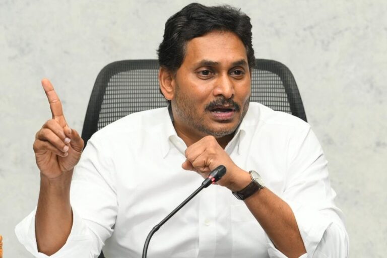 పార్టీ ముసుగులో దందాలు.. ఎన్నికల్లో పైసా విదిల్చరు!