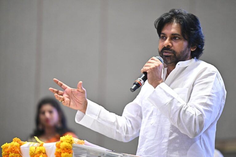 పవన్‌ మాస్‌ వార్నింగ్‌!