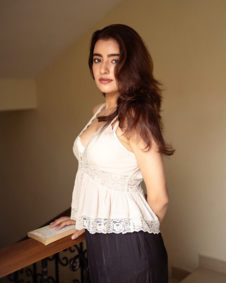 Rukshaar Dhillon