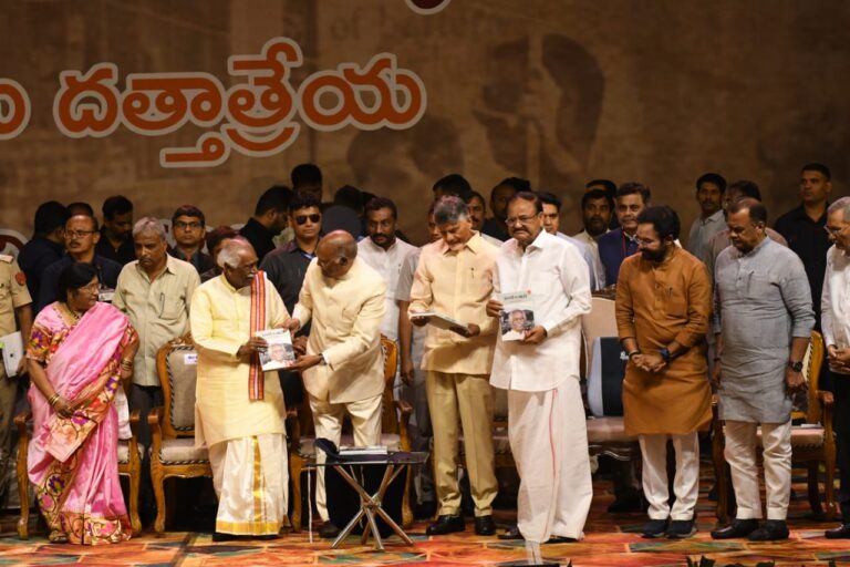 CM Chandrababu says Governor Bandaru Dattatreya A True Gentleman