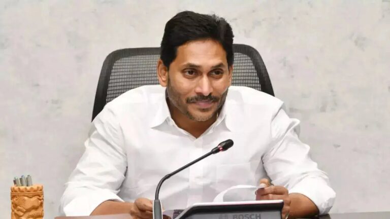 ఇంతకంటె నవ్వుల పాలు నిరసన ఇంకోటి ఉంటుందా?