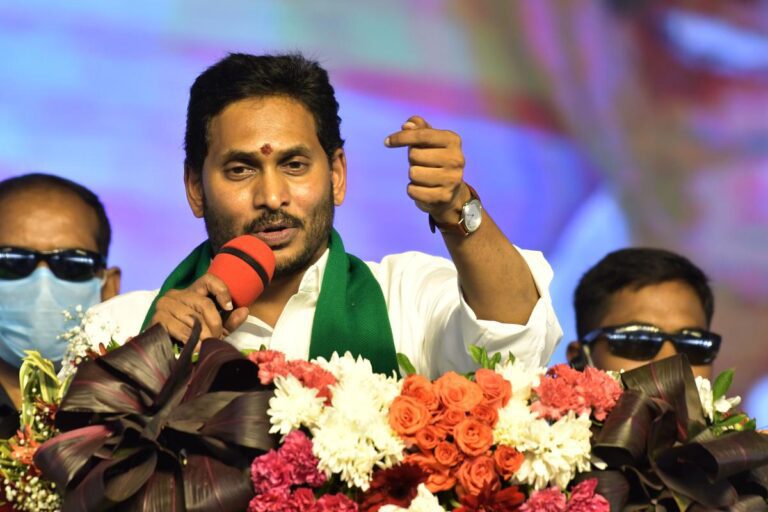 వైసీపీ : మసిగుడ్డ కాల్చి మొహాన వేసే కుట్రలు!