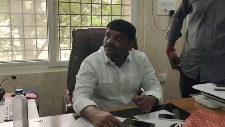 Tensions Rise In Telangana After Attack on Teenmaar Mallanna’s Office Over Remarks on Kavitha