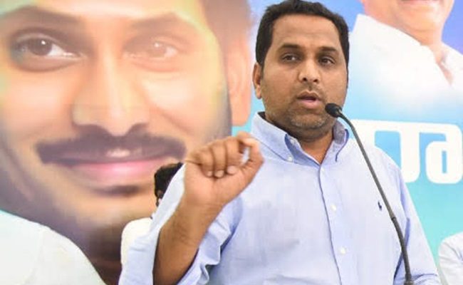 చిత్ర విచిత్ర వాదనలతో రాజ్ కెసిరెడ్డి డ్రామాలు