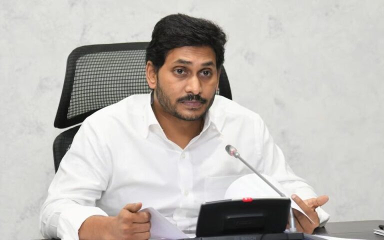 ‘ఫస్ట్ కమ్ ఫస్ట్ సర్వ్’ రూలా? ఇదేం లాజిక్!