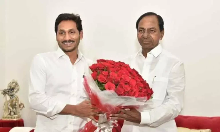 ఫోన్ ట్యాపింగ్ : కేసీఆర్ బాటలోనే జగన్!