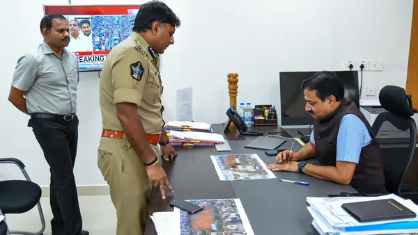 EC Asks Police To Expedite Probe Into Attack On CM Jagan