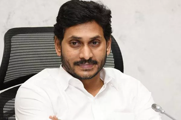 ముప్పేట దాడిలో జగన్ ఉక్కిరి బిక్కిరే!