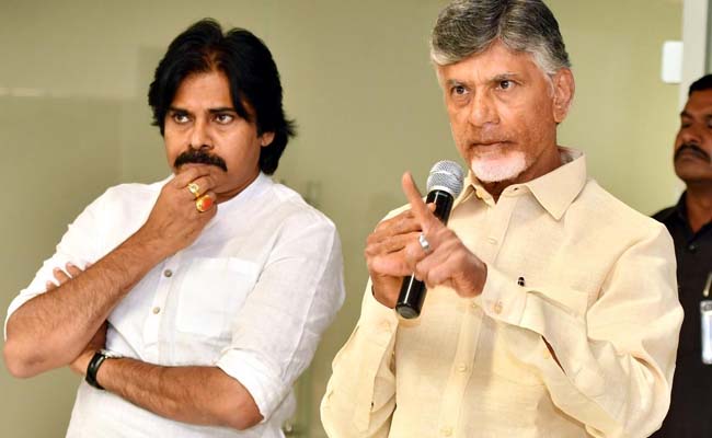 Unprecedented Reception To Chandrababu, Pawan In Konaseema