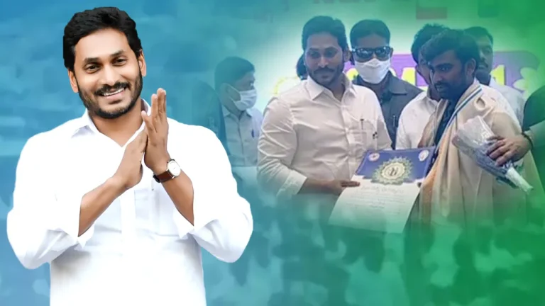 వాలంటీర్లను బలిచేస్తున్న వైసీపీ అభ్యర్థులు!