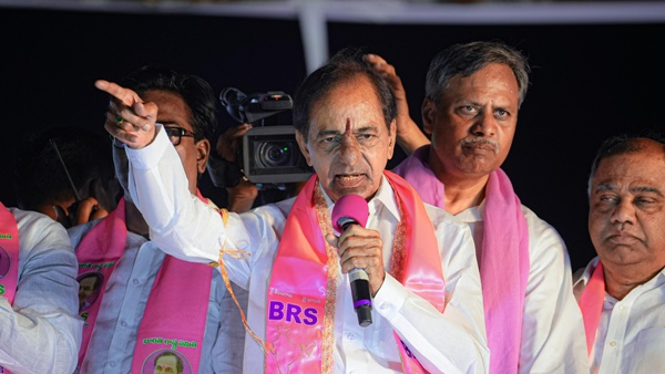 EC Bans KCR From Campaigning For 48 Hours