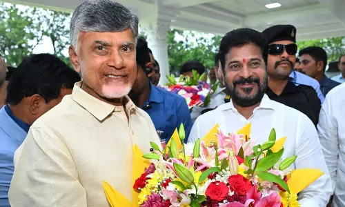 Revanth offered Flowers To Chandrababu In Hyderabad, But Fired Him In Vijayawada