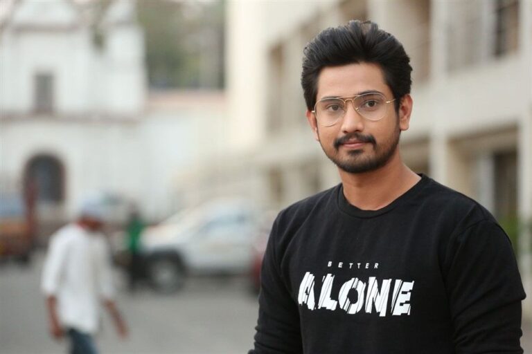 Cheating Case Flied Against “Uyyala Jampala” Hero Raj Tarun