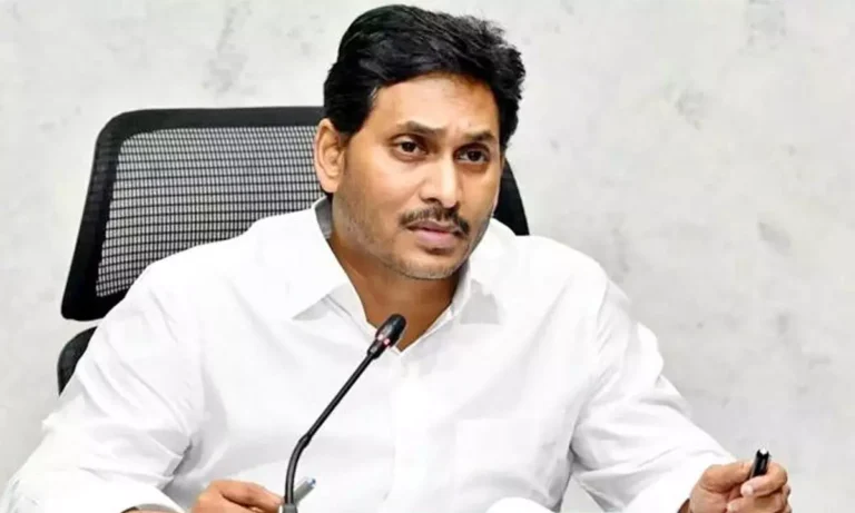 సర్ది చెప్పడంలో జగన్ ఫెయిల్ అవుతున్నారా?