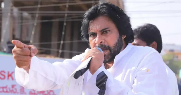 పవన్ మీద పడి ఏడుస్తున్నారు.. ఏంటో మరి!