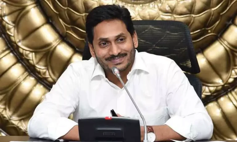 పులుపు చావలేదు : తగ్గేదే లేదంటున్న జగన్!