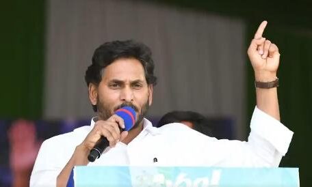 గూగులమ్మను కెలికి అజ్ఞానం చాటుకుంటున్న జగన్!