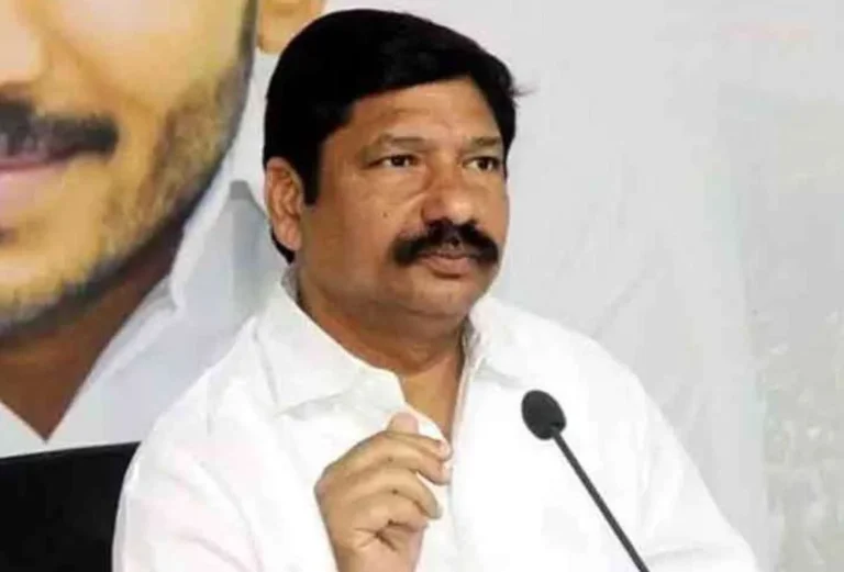 జోగి దెబ్బకు వారి పాపాలు పండినట్టే!