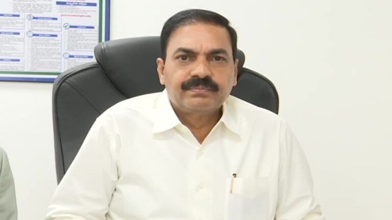 55 రోజుల డ్రామా: కలుగులోంచి కటకటాల్లోకి!