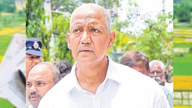 అతి చేయబోయి.. పీకల్దాకా ఇరుక్కున్న వంశీ!