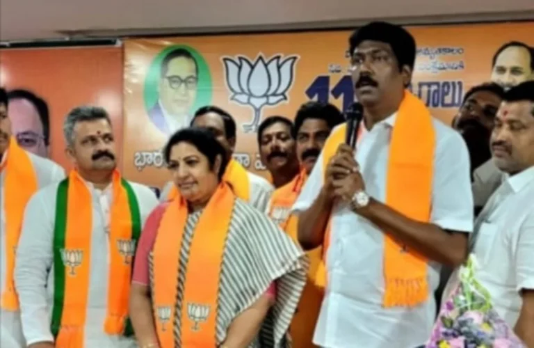 Former Kodumur MLA, District Congress president Murali Krishna joins BJP