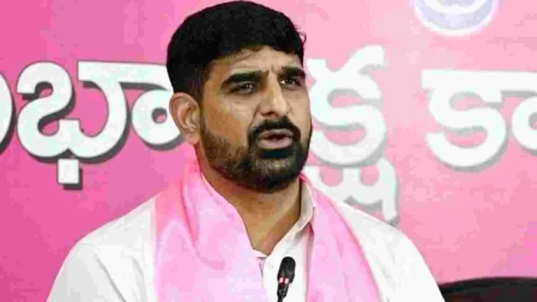MLA Padi Kaushik Reddy Arrested At Hyderabad Airport 