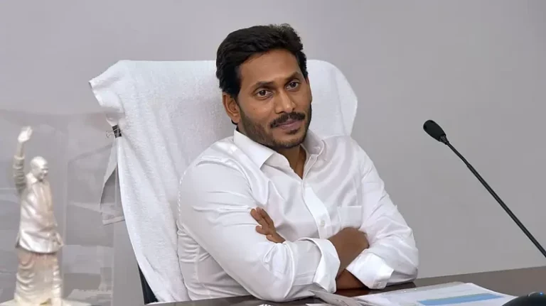 ఇదేం లాజిక్ : ప్రజలు వెర్రివాళ్లు అనుకున్నావా జగన్!