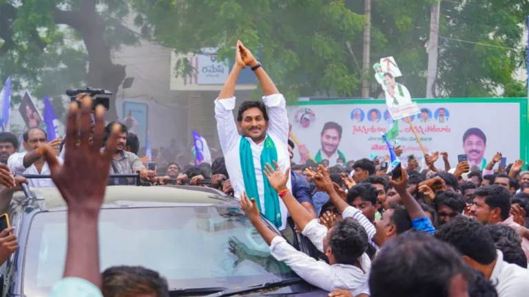 ఓన్లీ 10 : పోలీసుల హితవు  జగన్ తలకెక్కుతుందా?