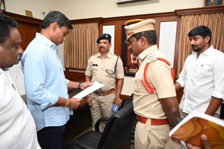 జగన్ ఆత్మీయ దళానికి ఏసీబీ కోర్టులో ఎదురుదెబ్బ!
