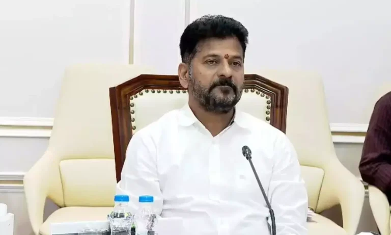 రేవంత్ ఎత్తుగడ: ఒక దెబ్బకు రెండు పిట్టలు!